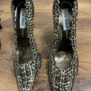 Steve Madden Heels woven Gold/Bronze pattern